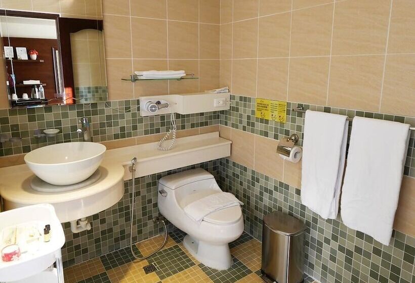 اتاق استاندارد چهار تخته, Cherng Yuan