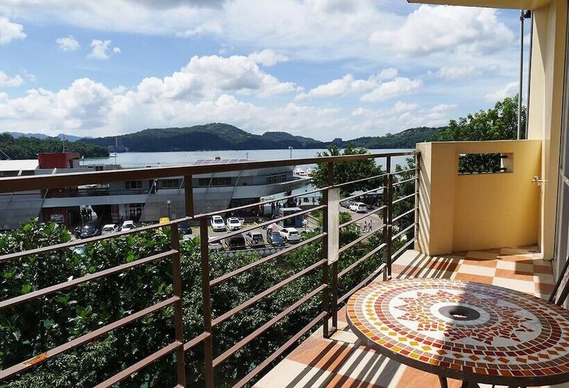 اتاق استاندارد چهار تخته, Cherng Yuan