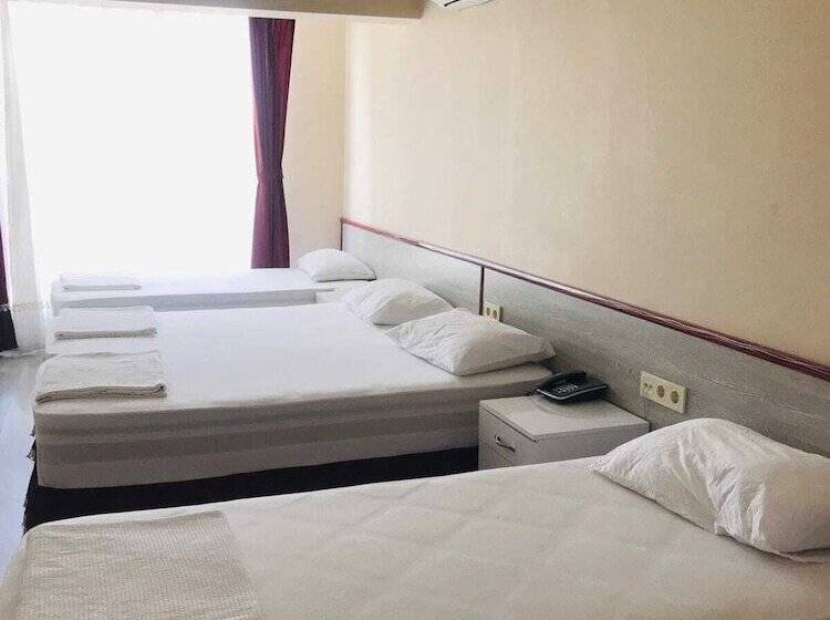 חדר סטנדרט לארבעה, Boss Ii