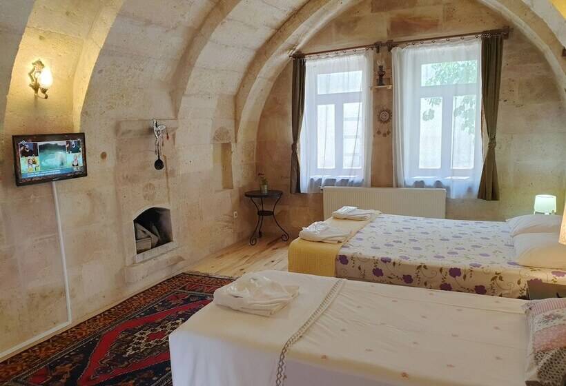 标准间, Karadut Cave