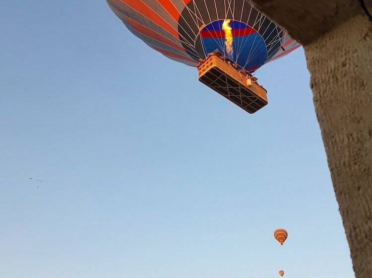 标准单人间, Karadut Cave