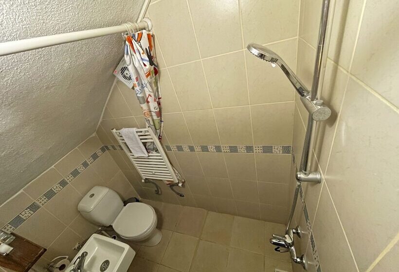 经济房, Karadut Cave