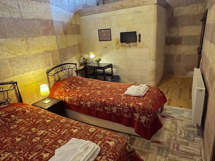 经济房, Karadut Cave