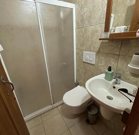 标准间, Karadut Cave