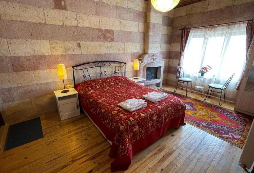 标准间, Karadut Cave