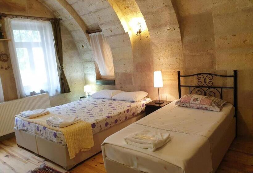 标准三人间, Karadut Cave