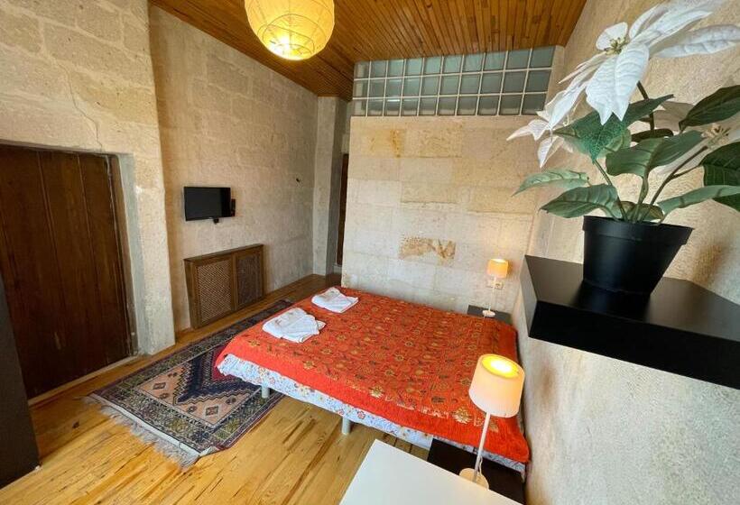 标准单人间, Karadut Cave