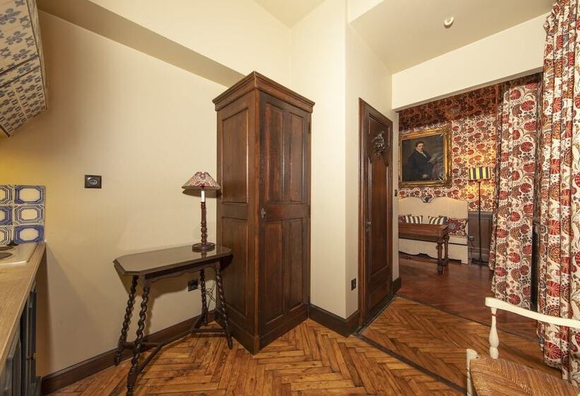 Люкс, La Maison Des Vieux Logis
