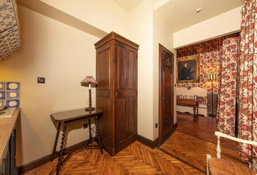 סוויטה, La Maison Des Vieux Logis