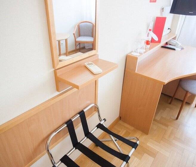 اتاق استاندارد یک نفره, Azimut Hotel Siberia