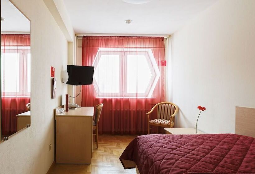 اتاق استاندارد یک نفره, Azimut Hotel Siberia