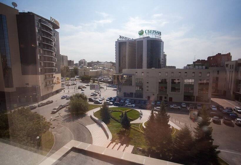 سوییت جونیور, Azimut Hotel Siberia