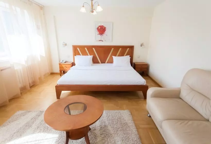 سوییت جونیور, Azimut Hotel Siberia