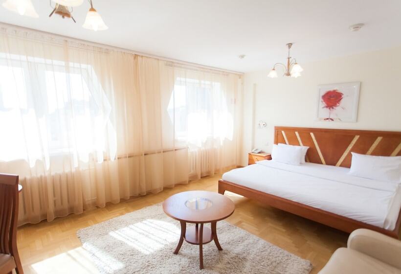 سوییت جونیور, Azimut Hotel Siberia