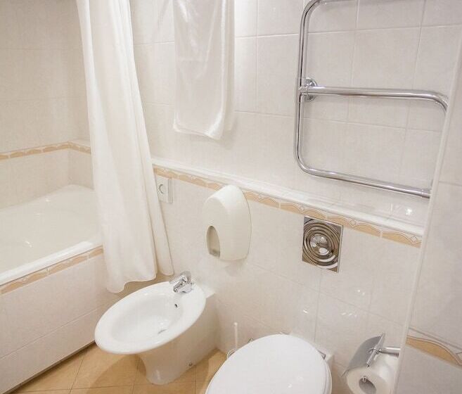 سوییت جونیور, Azimut Hotel Siberia