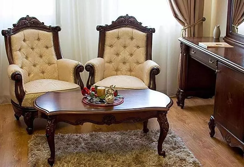 سوییت, Astoria Grand