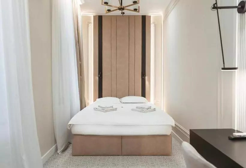 اتاق لوکس با بالکن, Astoria Grand
