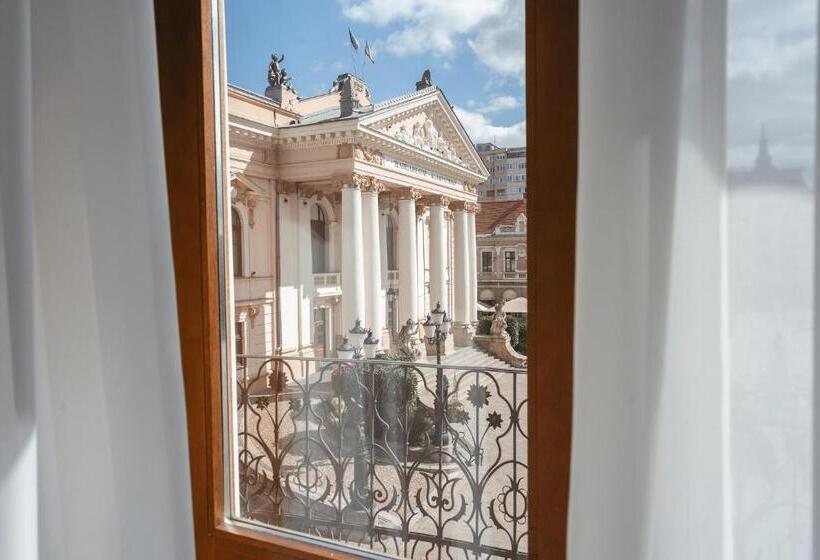 اتاق لوکس با بالکن, Astoria Grand