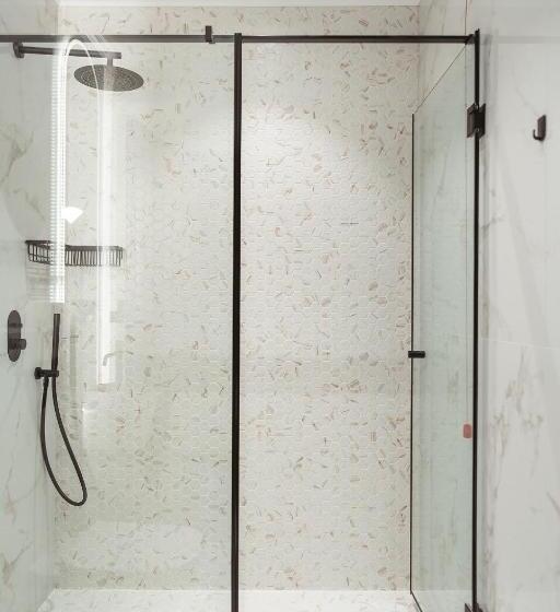 اتاق سوپریور با تخت بزرگ, Astoria Grand