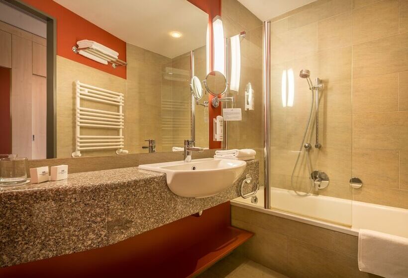 חדר דלוקס נוף לאגם, Ensana Bradet