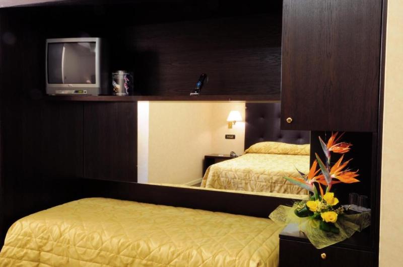 اتاق کلاسیک سه تخته, Grand Hotel San Marino