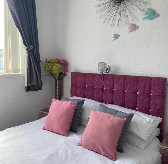 패밀리 룸, Mayfair