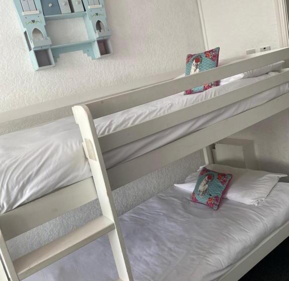 패밀리 룸, Mayfair