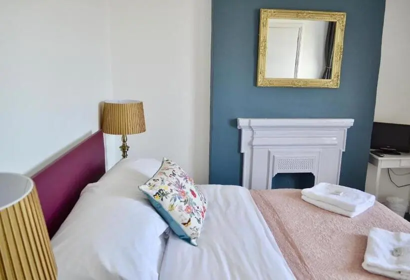 オーシャンビュースタンダードルーム, The Nags Head Room Only Accommodation