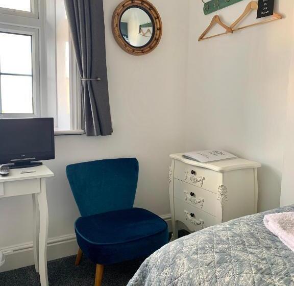 스탠다드 싱글 룸 바다 전망, The Nags Head   Room Only Accommodation