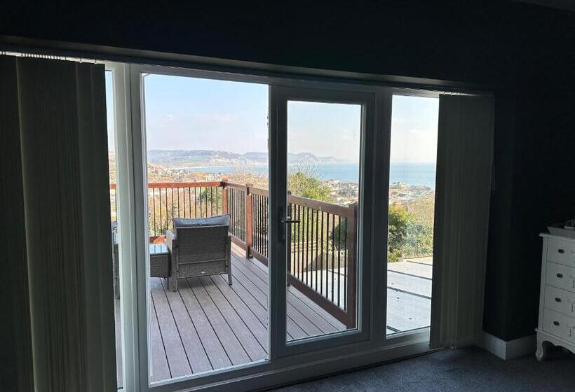 스탠다드 룸 킹사이즈 침대, The Nags Head   Room Only Accommodation