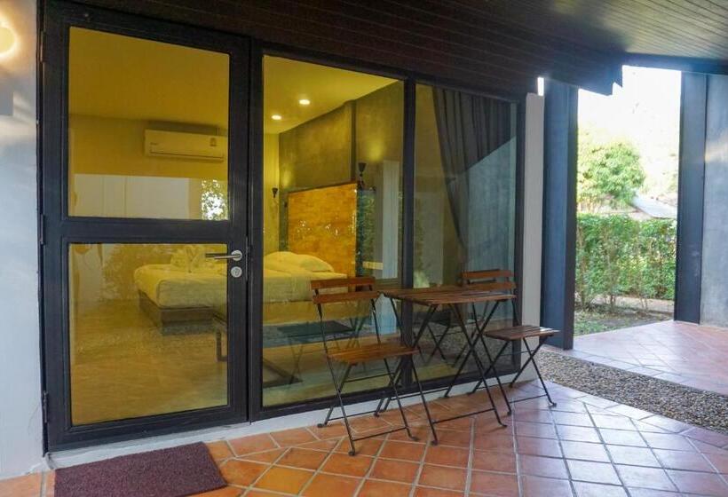 اتاق لوکس با تخت بزرگ, Banyan Resort@rayong