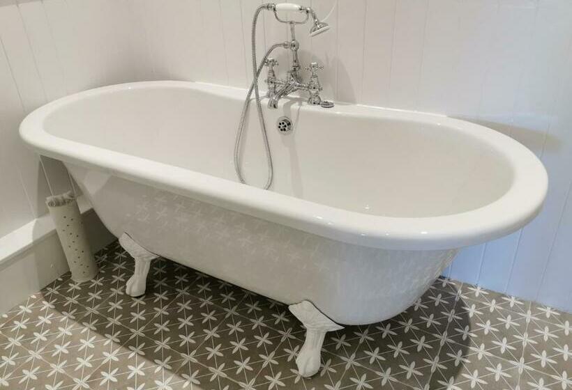 디럭스 룸 킹사이즈 침대, Bridport Arms