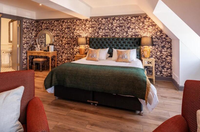 디럭스 룸 킹사이즈 침대, Bridport Arms