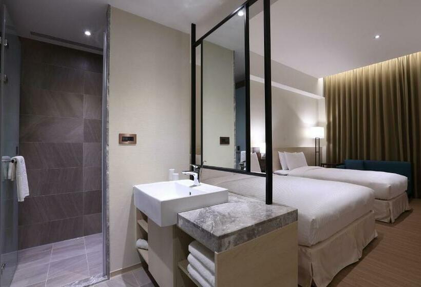 اتاق استاندارد سه نفره, Full Kind