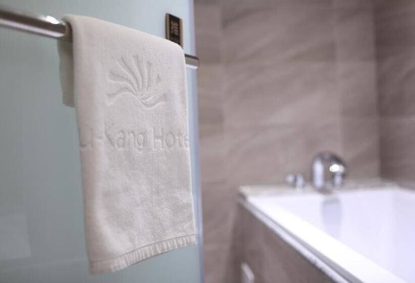 اتاق خانوادگی, Full Kind