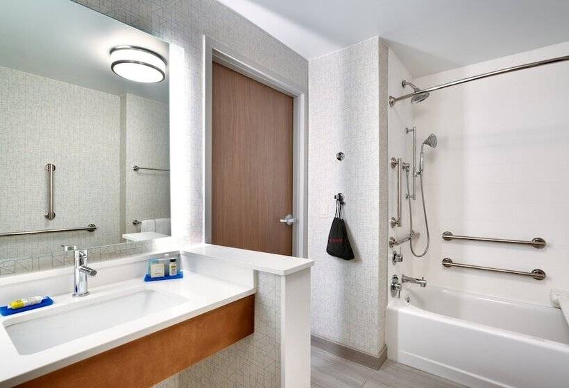 Люкс Адаптированный для Инвалидов, Holiday Inn Express & Suites Gainesville I 75, An Ihg