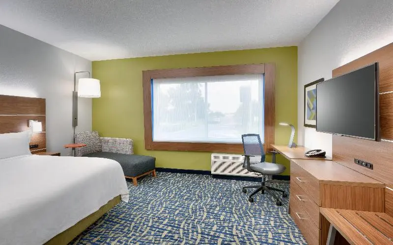キングサイズベッドのスタンダードルーム, Holiday Inn Express & Suites Gainesville I 75, An Ihg