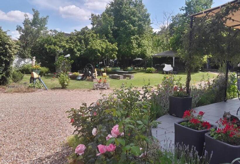 غرفة عائلية مطلّة علي الحديقة, Atypiques Confitures, Chambres D Hôtes