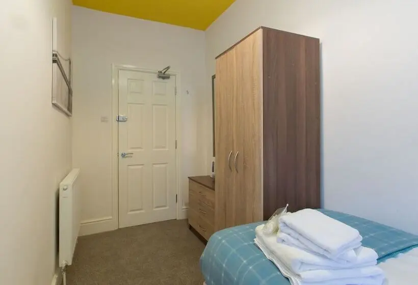 バスルーム共有のシングルスタンダード, Townhouse @ West Avenue Crewe