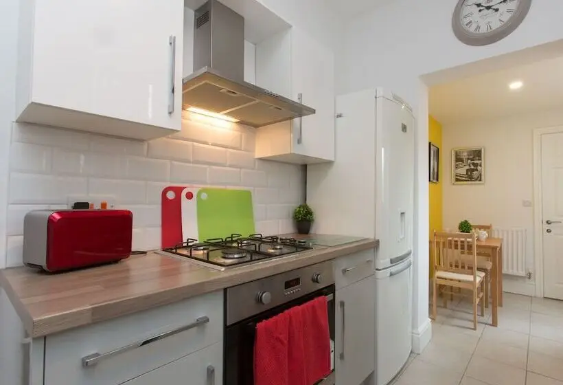 1ベッドルームハウス, Townhouse @ West Avenue Crewe