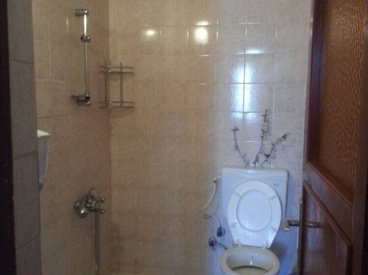 חדר סטנדרט לשלושה עם מרפסת, Anabella Pansiyon