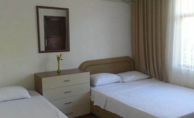 חדר סטנדרט לשלושה עם מרפסת, Anabella Pansiyon