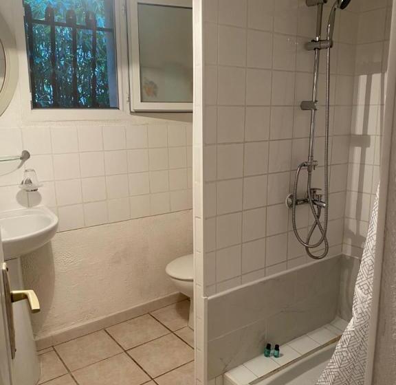 غرفة قياسية مطلّة علي الحديقة, Maison D Hôtes Le Beauséjour