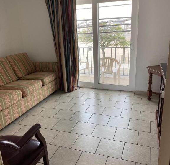 Люкс с Балконом, Brittany Motel