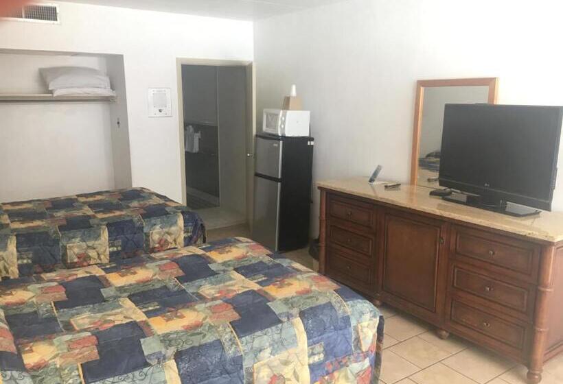 Номер Стандарт 2 Двуспальные Кровати, Brittany Motel