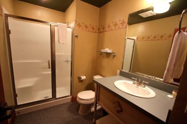 اتاق استاندارد با تخت بزرگ, Mcmenamins Gearhart