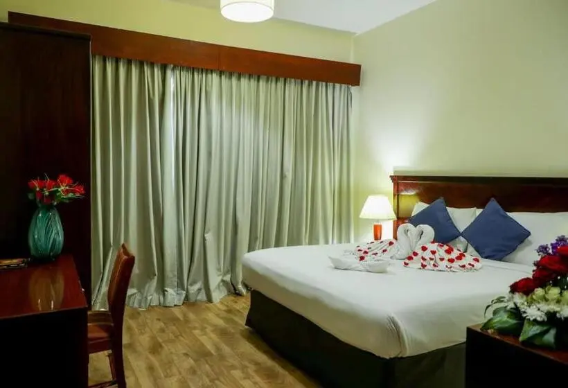 اتاق لوکس با بالکن و چشم‌انداز دریا, Mermaid Beach Hotel Llc
