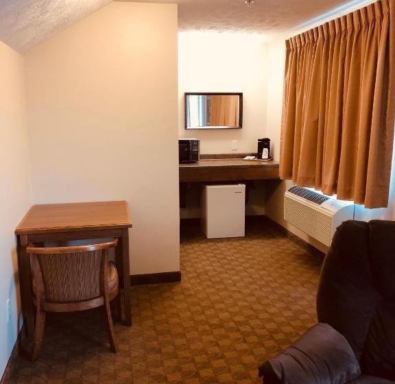 스탠다드 룸 킹사이즈 침대, Shenandoah Inn & Suites