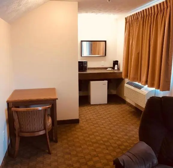キングサイズベッドのデラックスルーム, Shenandoah Inn & Suites