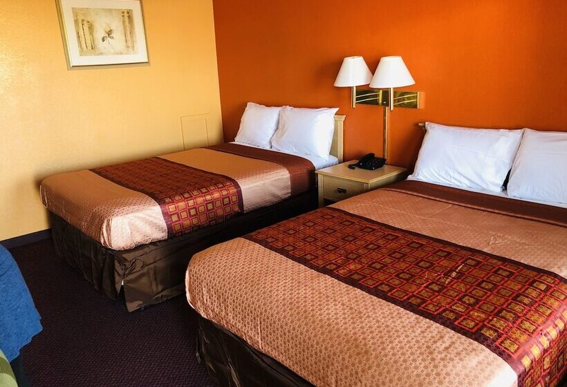 غرفه قياسيه سريرين مزدوجين, Hutchinson Inn